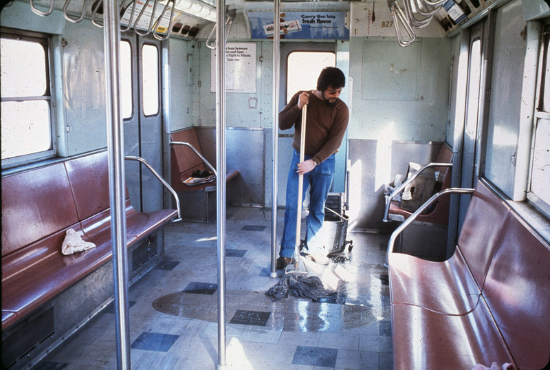 Illustration for article titled 37 Rare and Beautiful Images of the NYC Subway in the 1980s